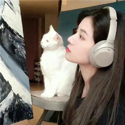 踉跄的女孩